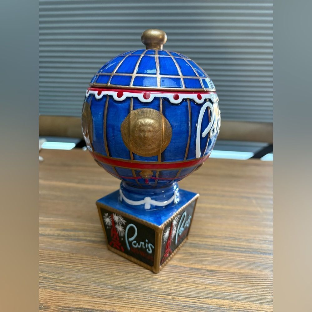 Vintage Souvenir Paris Las Vegas Blue and Red Paris Globe Drinking Lidded Cup - Picture 3 of 12
